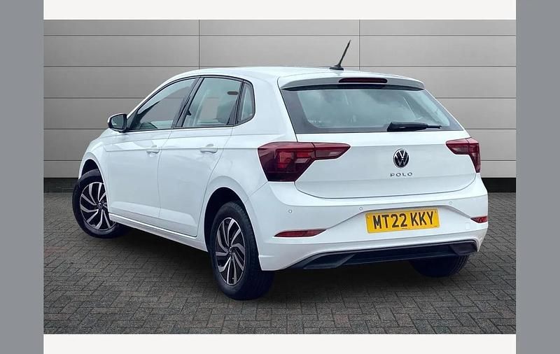 Used VW Polo Life 95 HP (69 kW) 2022 White Hatchback