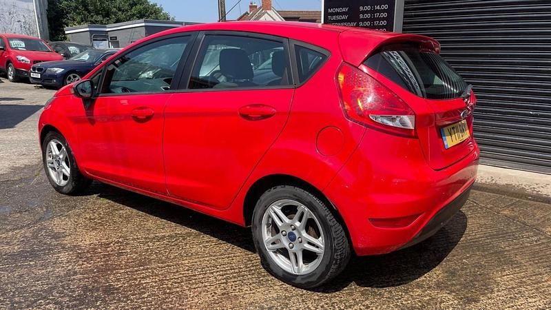 Used Ford Fiesta 81 HP (59 kW) 2011 Red Hatchback