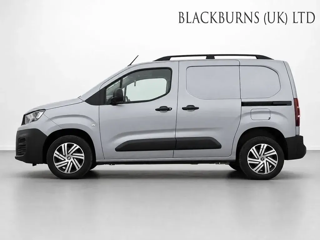 Used Peugeot Partner 100 HP (73 kW) 2021 Grey MPV