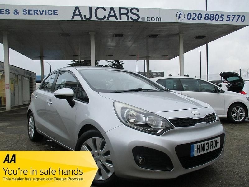 Silver Used 2013 Kia Rio Hatchback | £4,200 (Fair price) - Image 1/4