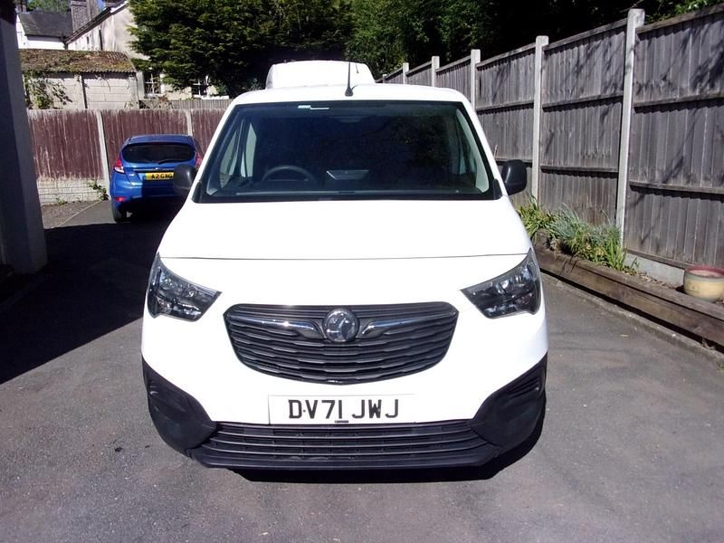 Gebraucht Vauxhall Combo 100 PS (73 kW) 2021 Weiß Van / Kleinbus