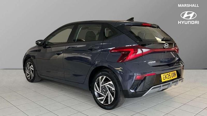 Used Hyundai i20 Advanced 100 HP (73 kW) 2025 Grey Hatchback
