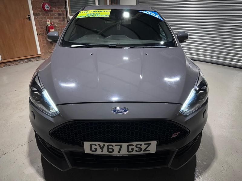 Used Ford Focus ST 250 HP (183 kW) 2017 Grey Hatchback