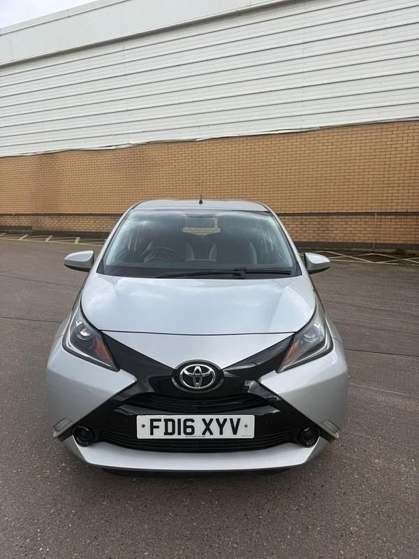 Used Toyota Aygo X-play 2016 Silver Hatchback