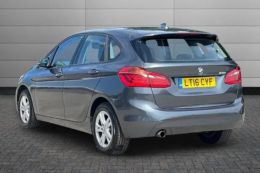 Used BMW 218 Comfort Edition 134 HP (98 kW) 2016 Mineral grey Estate