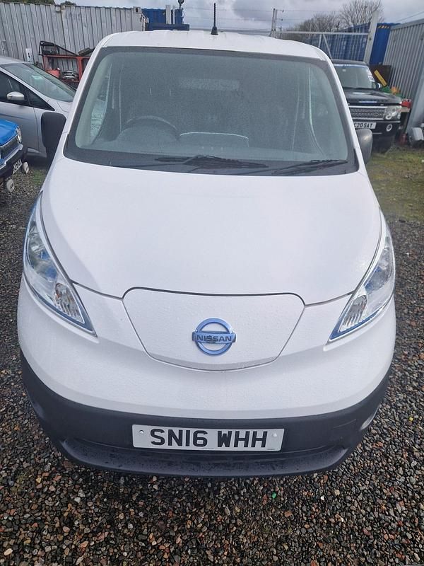 Usado Nissan e-NV200 Acenta 80 kW (109 HP) 2016 Branco Monovolume