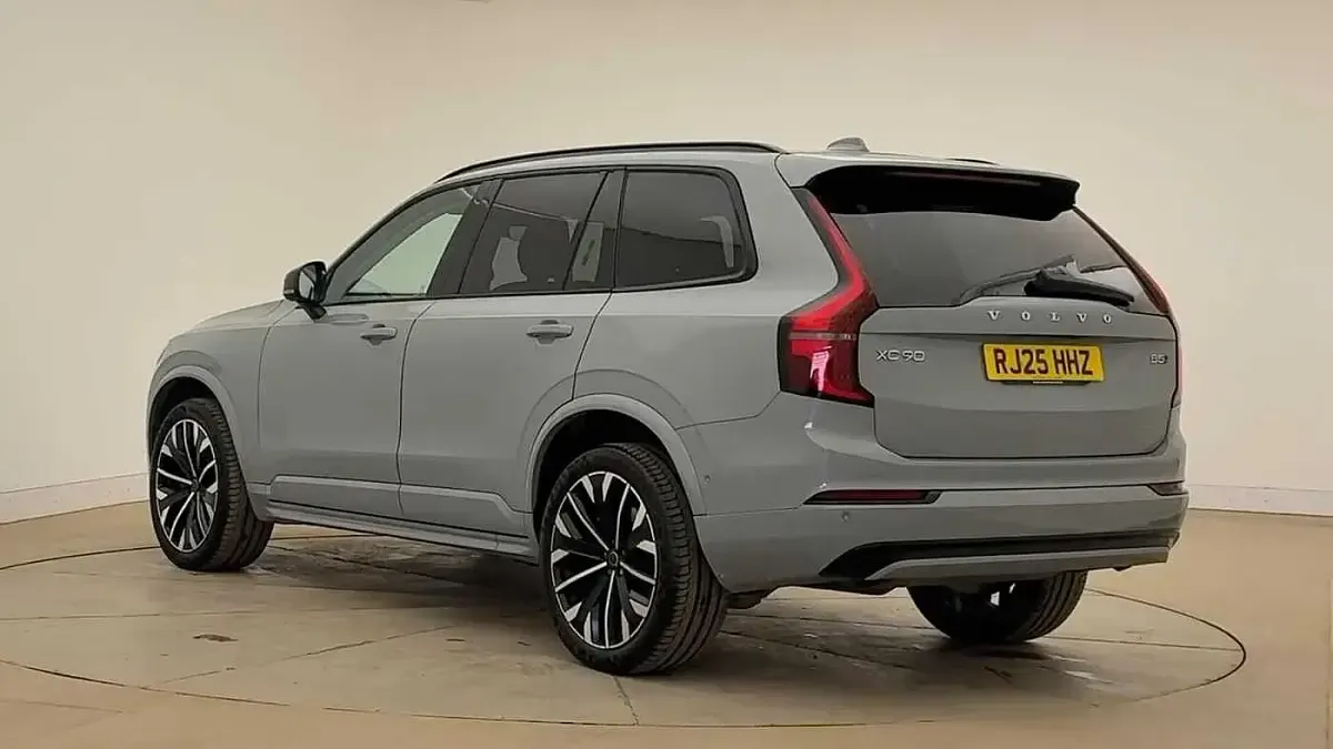 Usado Volvo XC90 Ultra 455 HP (334 kW) 2025 Cinzento SUV