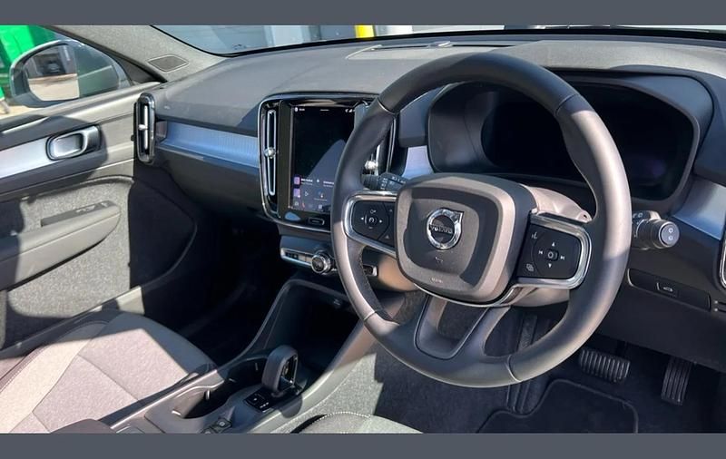 Used Volvo XC40 Core 161 HP (118 kW) 2025 Grey SUV