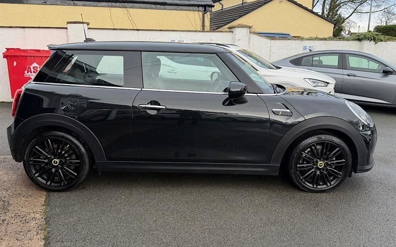 Begagnad Mini Cooper Level 2 135 kW (184 HK) 2023 Halvkombi