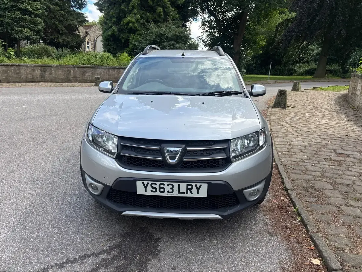 Used Dacia Sandero Lauréate 90 HP (66 kW) 2013 Silver Hatchback