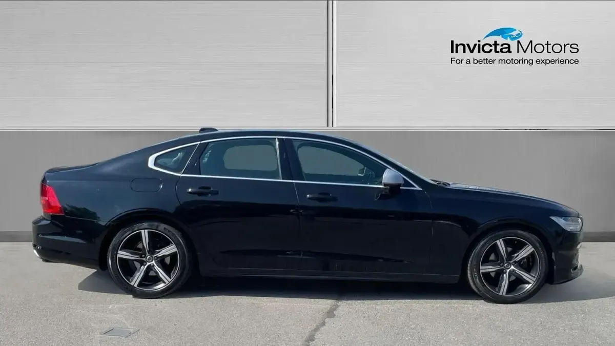Used Volvo S90 R-Design 190 HP (139 kW) 2018 Black Sedan