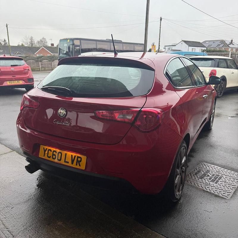 Used Alfa Romeo Giulietta Lusso 2010 Red Hatchback