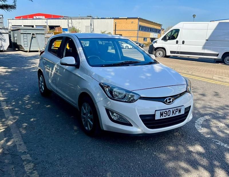 Used Hyundai i20 Active 2012 White Hatchback