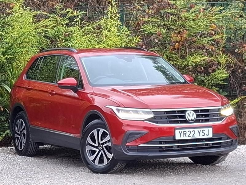 Used VW Tiguan Active 150 HP (110 kW) 2022 Red SUV