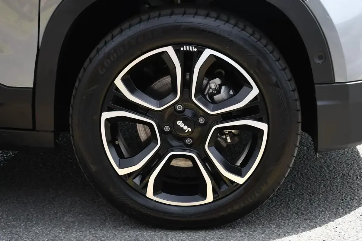Used Jeep Avenger EV Summit 113 kW (154 HP) 2025 Grey SUV
