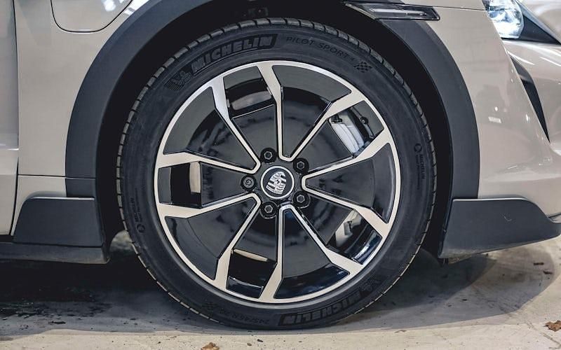 Used Porsche Taycan Cross Turismo 500 kW (680 HP) 2022 Grey Estate