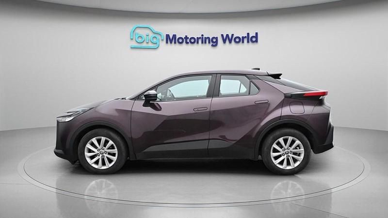 Used Toyota C-HR 140 HP (102 kW) 2024 Purple SUV