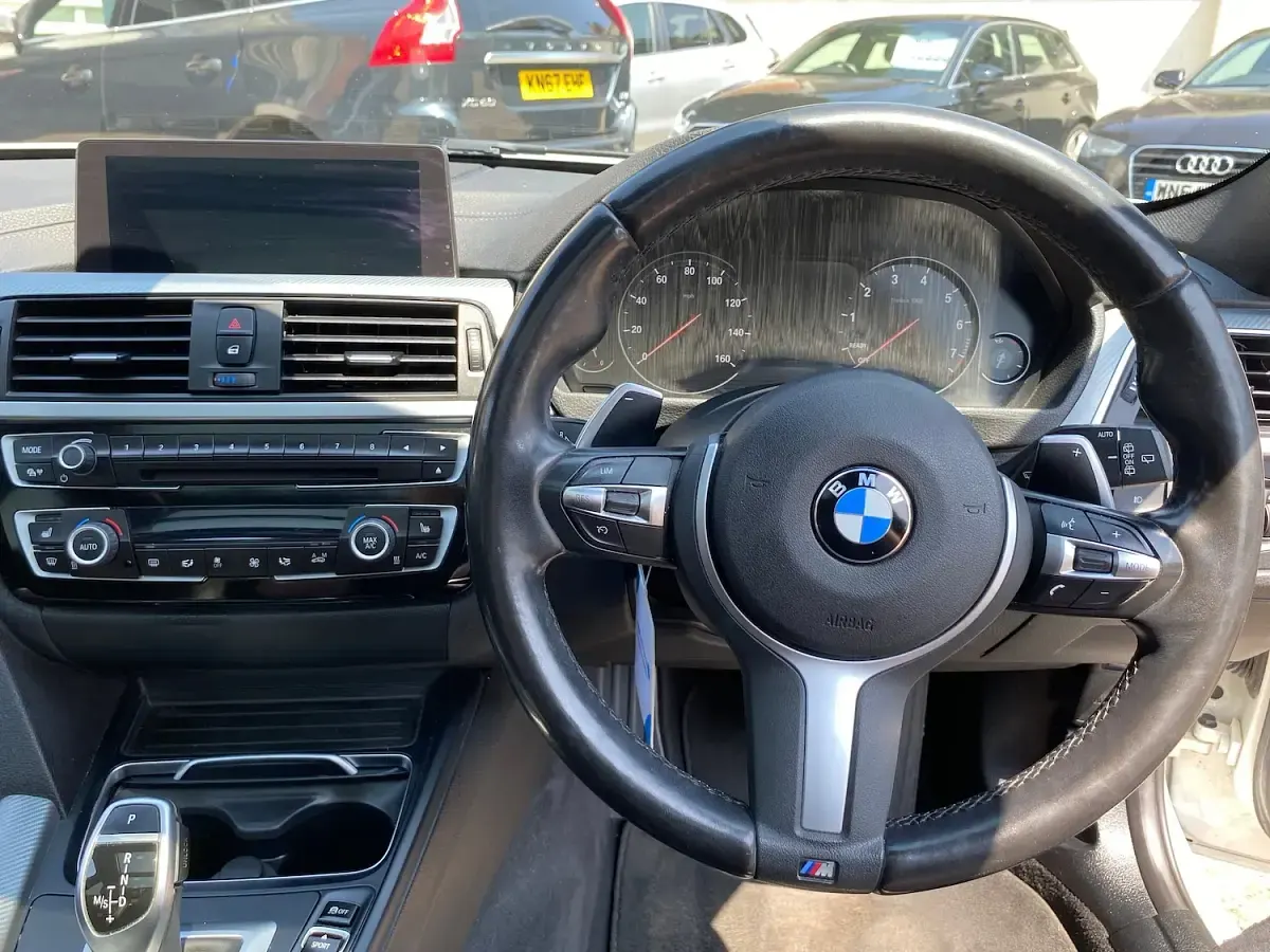 Used BMW 320 M Sport 184 HP (135 kW) 2019 White Estate