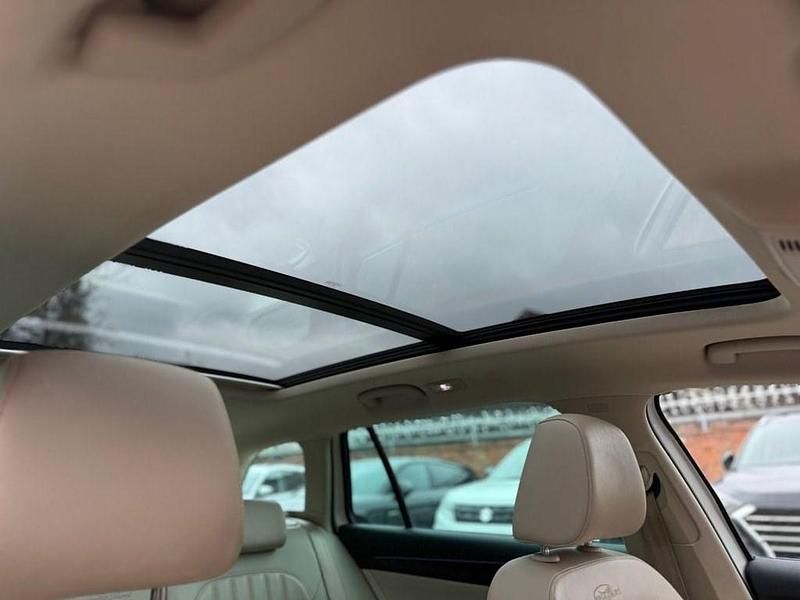 Used Skoda Superb LAURIN & KLEMENT 190 HP (139 kW) 2017 White Estate