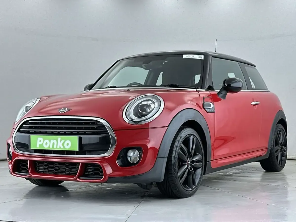 Używany Mini Cooper Hatch 2019 Czerwony Hatchback