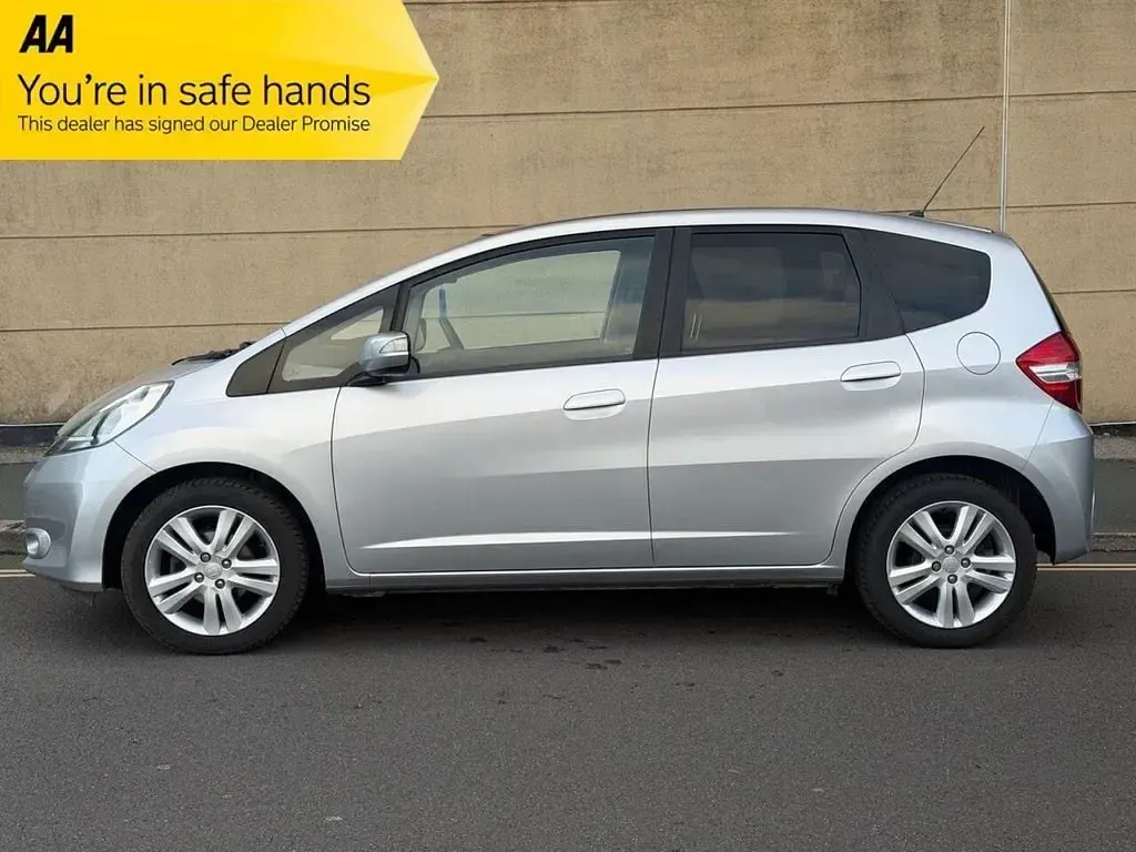 Używany Honda Jazz EX-T 99 KM (72 kW) 2012 Srebrny Hatchback