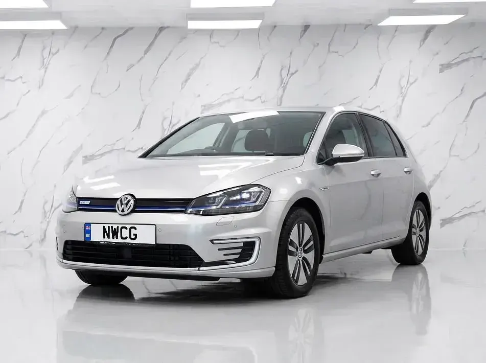 Used VW e-Golf 100 kW (136 HP) 2019 Silver Hatchback