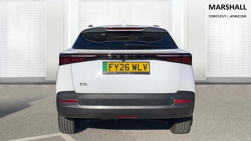New Omoda 5 155 kW (211 HP) 2026 Metallic  selenite white SUV
