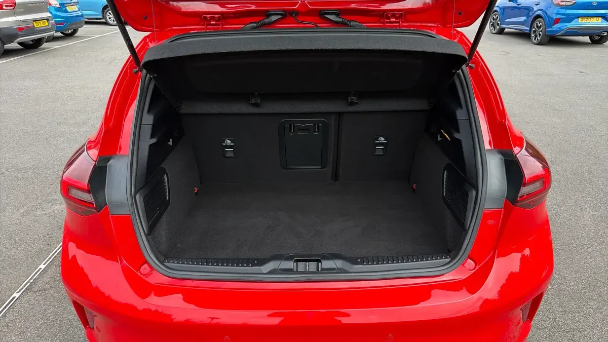 Used Ford Focus ST-Line X 155 HP (114 kW) 2023 Red Hatchback