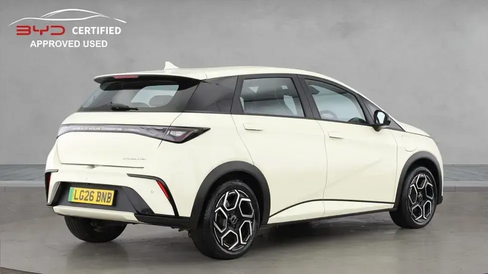 Nuevo BYD Dolphin Boost 130 kW (177 CV) 2026 Blanco Utilitario