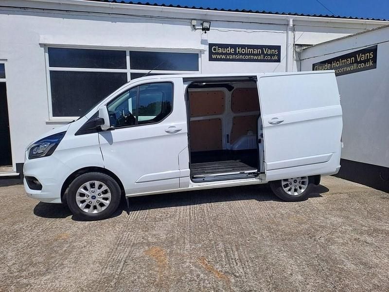 Used Ford Transit Custom Limited 130 HP (95 kW) 2022 White Van