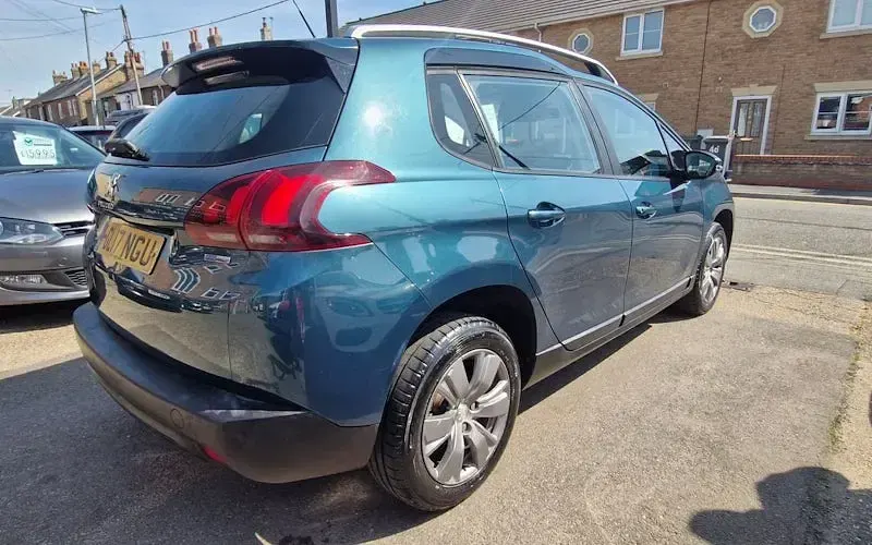 Used Peugeot 2008 Active 82 HP (60 kW) 2017 Green SUV