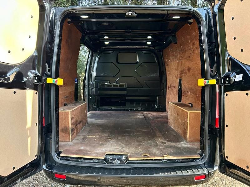 Used Ford Transit Custom Limited 130 HP (95 kW) 2019 Black