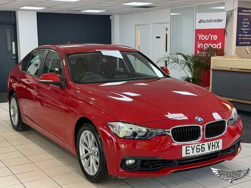 Begagnad BMW 318 Executive 2016 Röd Sedan