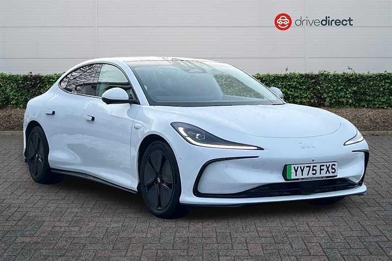 New MG IM5 300 kW (408 HP) 2025 White Hatchback