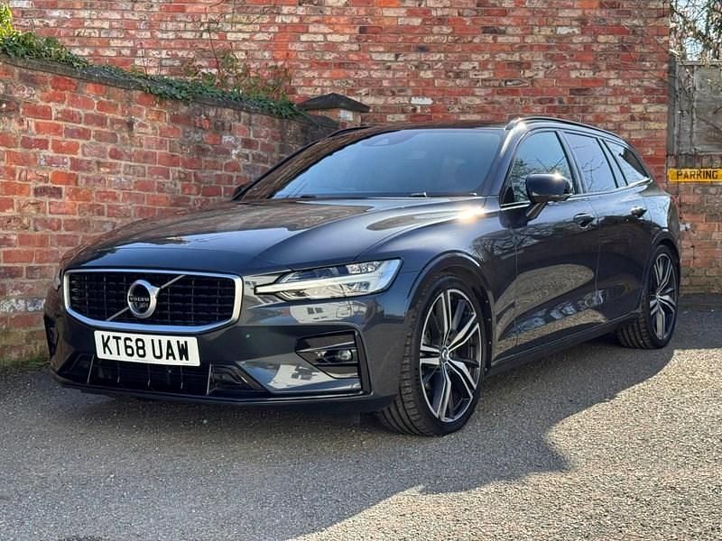 Used Volvo V60 R-Design Pro 190 HP (139 kW) 2019 Grey Estate