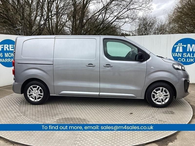 Used Vauxhall Vivaro Sportive 120 HP (88 kW) 2022 Grey MPV