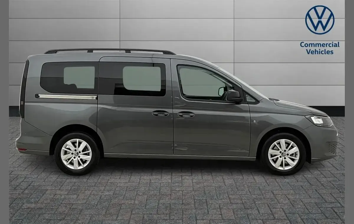 Used VW Caddy Maxi Life 122 HP (89 kW) 2025 Grey MPV