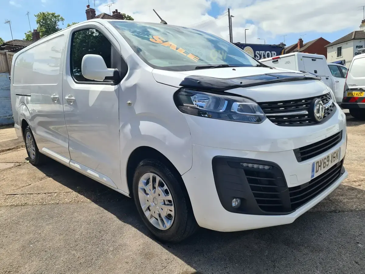 Used Vauxhall Vivaro Sportive 100 HP (73 kW) 2019 White MPV