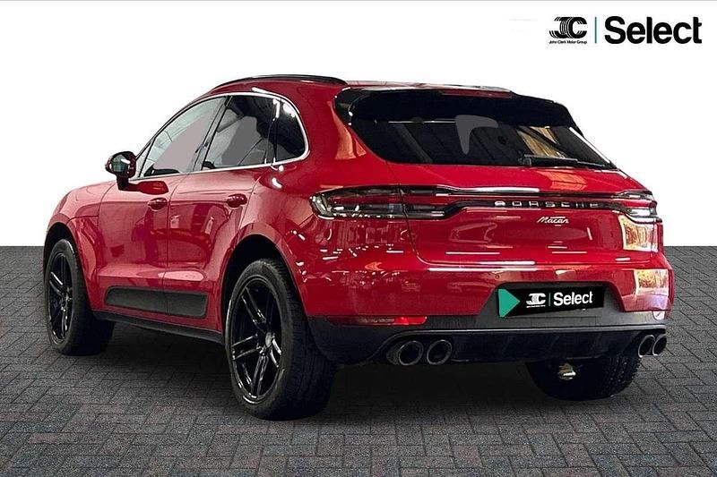 Used Porsche Macan 241 HP (177 kW) 2018 Red SUV