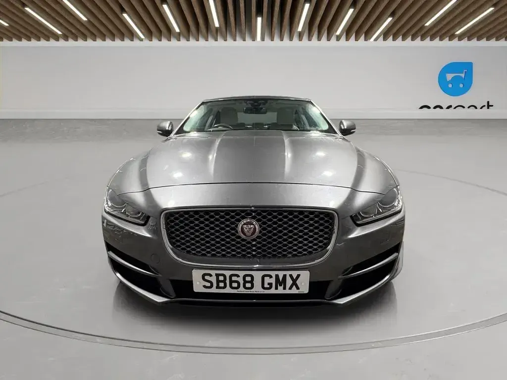 Used Jaguar XE Portfolio 180 HP (132 kW) 2018 Grey Sedan