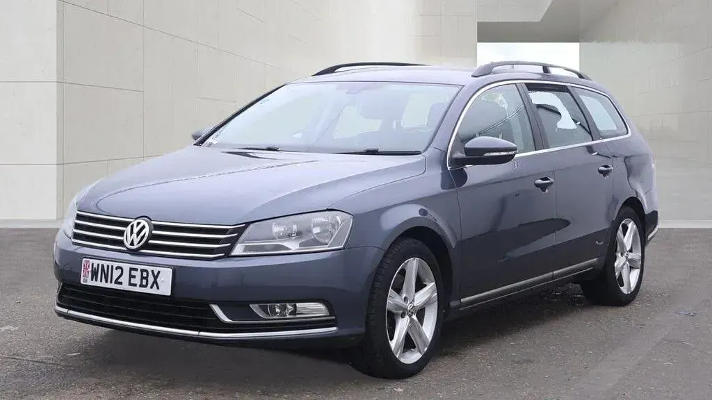 Used VW Passat SE 138 HP (101 kW) 2012 Grey Estate