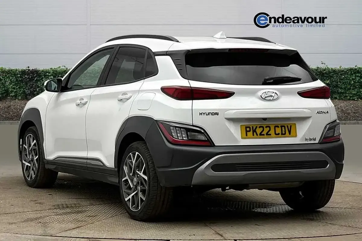 Used Hyundai Kona Premium 141 HP (103 kW) 2022 White SUV