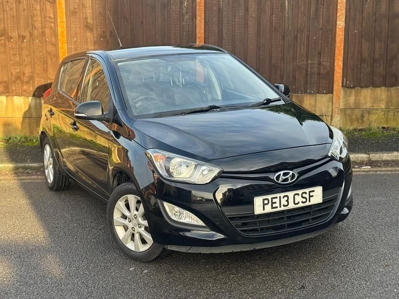 Black Used 2013 Hyundai i20 Active Hatchback | £3,245 (Fair price) - Image 1/4