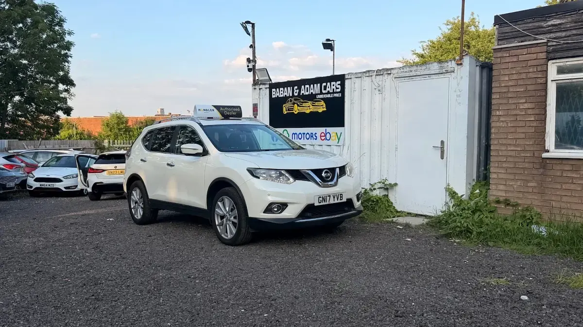 Used Nissan X-Trail N-Vision 173 HP (127 kW) 2017 White SUV