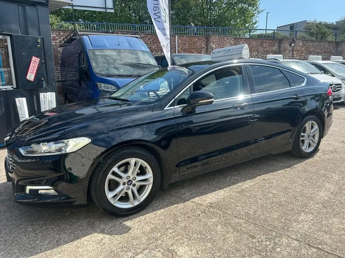 Used Ford Mondeo Zetec 2016 Black Hatchback