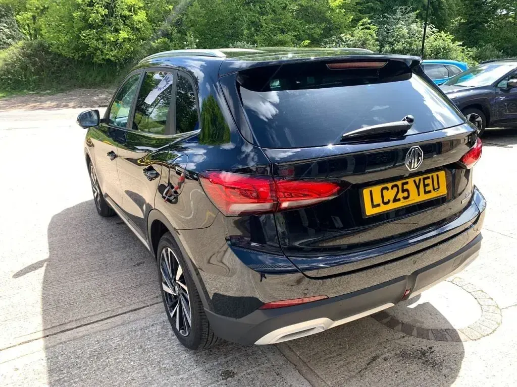 Usado MG ZS Trophy 196 HP (144 kW) 2025 Preto SUV