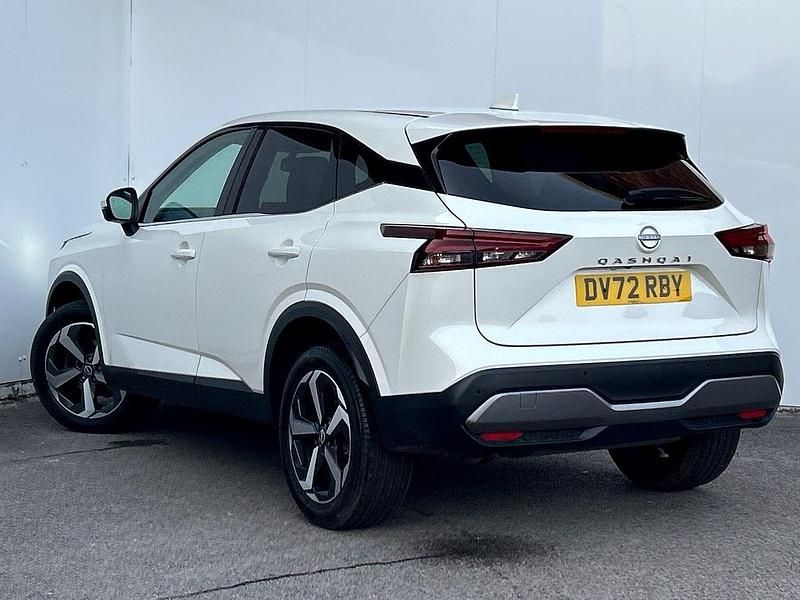 Used Nissan Qashqai N-Connecta 140 HP (102 kW) 2022 White SUV