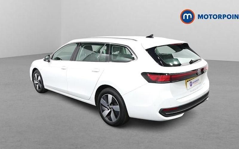 Used VW Passat Life 204 HP (150 kW) 2025 White Estate