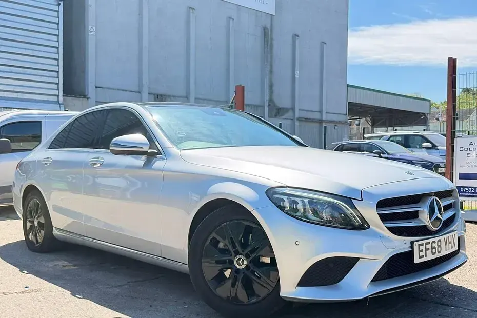 Used Mercedes C200 Premium Plus 184 HP (135 kW) 2018 Sedan