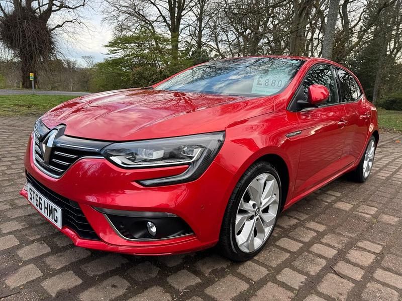 Used Renault Mégane IV Signature 2016 Red Hatchback